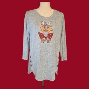 Truself Gray Butterfly Graphic Top High Low Button Detail Lightweight Knit Large